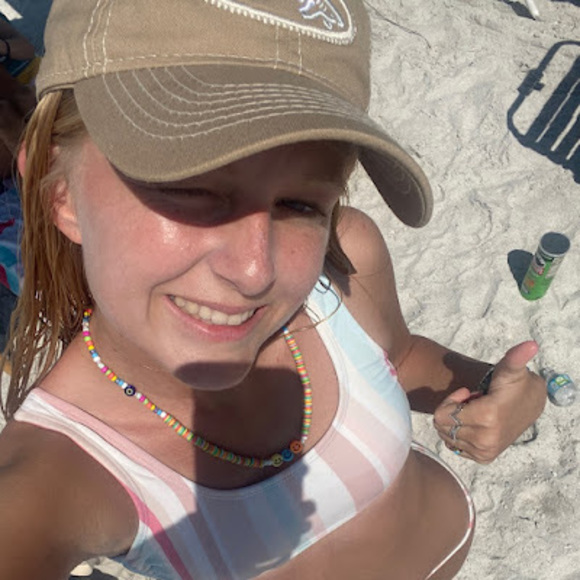 Meet your Posher, Anna - Picture 1 of 1